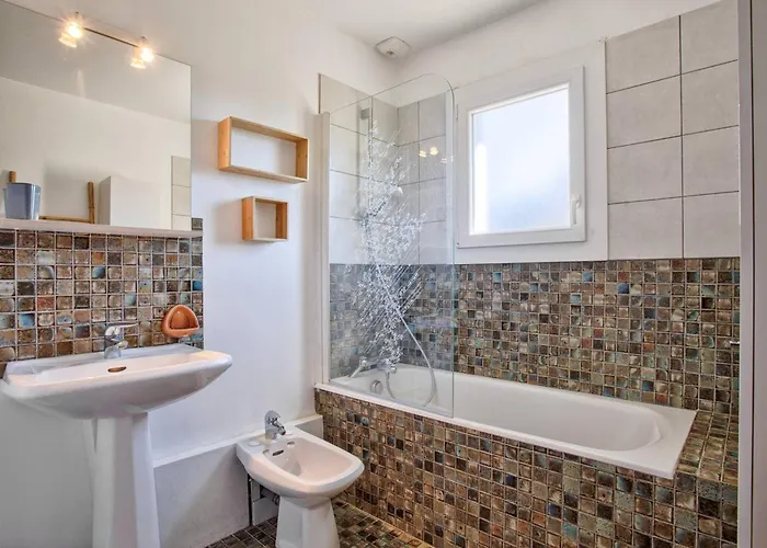 Maison Familiale Au Calme, Proche Commerces - 8 Pers. - Fr-1-788-110